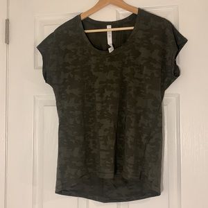 Lululemon camo tee